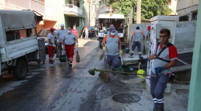 Bayraklı'da 24 mahalle köşe bucak temizlendi