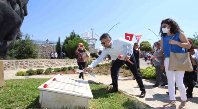 Bayraklı'da Sivas katliamı anıldı