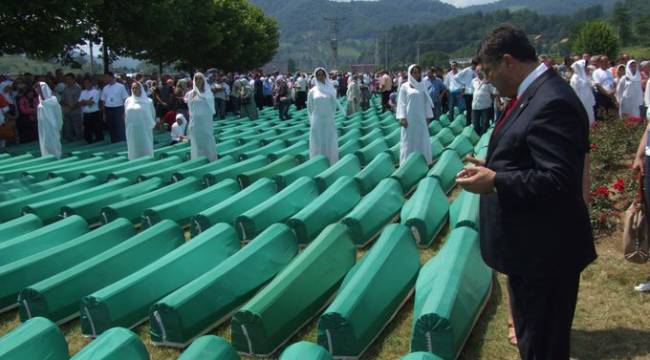 "Srebrenitsa'daki yara kapanmadı, kapanmayacak!"