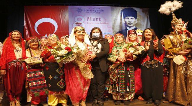 Aydın'da Kadınlar Gününe Özel Defile