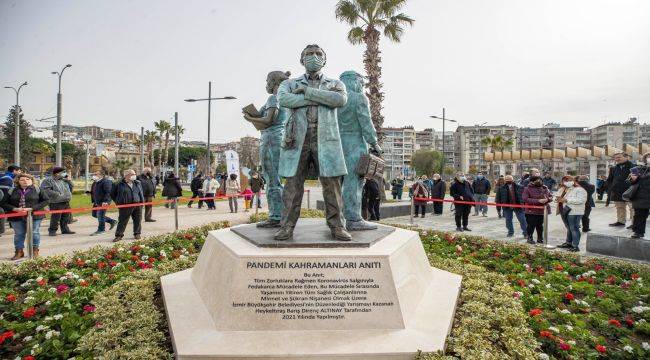 İzmir'den Sağlık Çalışanlarına Jest