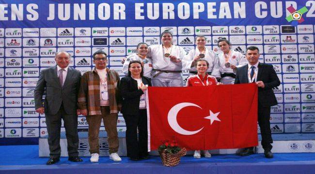 Yunusemre Belediyespor Atina'dan Bronz Madalya İle Döndü