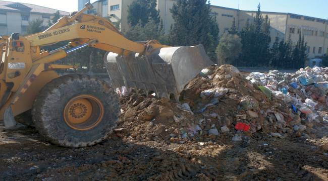  Bornova'da çevreyi kirletenlere suçüstü