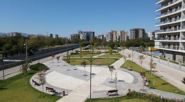 Bayraklı'nın 21 yeni parkı hizmete açılıyor