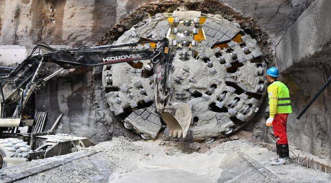 Buca Metrosu'nda Yoğun Tempo